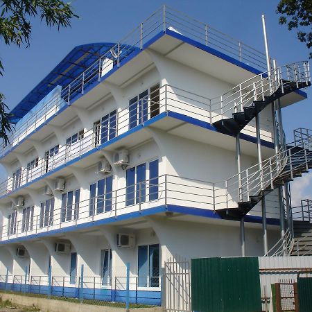 Hôtel Iceberg à Pizunda Extérieur photo